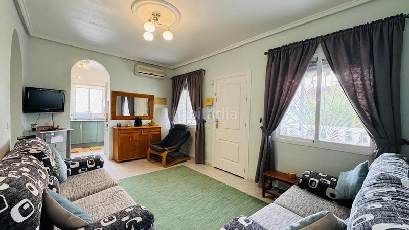 Foto 32c70a43-502b-40ab-bb58-27129eb50a38. Casa amb piscina a Rojales