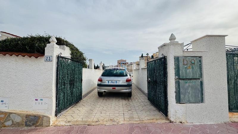 Foto 73186f79-ec35-4bcf-bcdd-81104a25c073. Casa amb piscina a Rojales