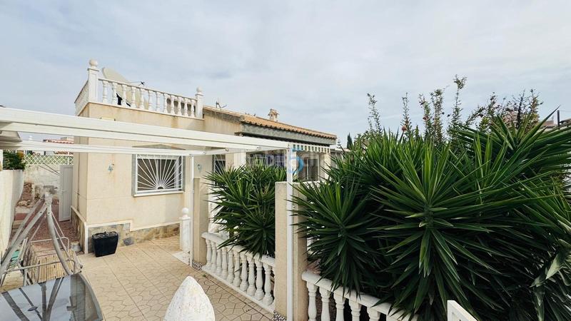 Foto fc178c63-4af4-4f6c-a8e8-7219bc09b185. Casa amb piscina a Rojales