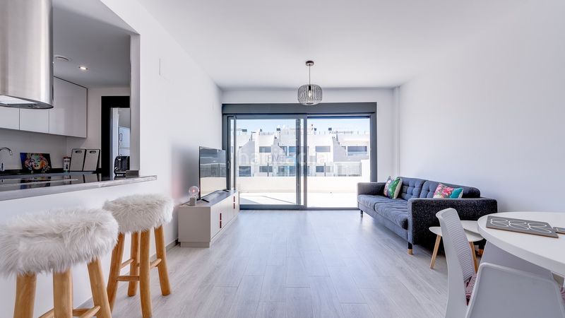 Foto 6c8eb22d-898f-4481-8c56-e3fe0a17d65f. Pis amb piscina a Villamartín-Las Filipinas Orihuela