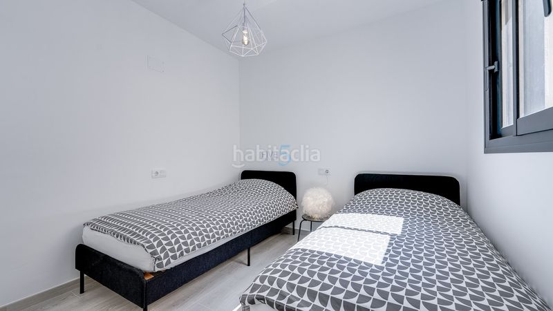 Foto 770acf5b-94ac-47cf-9e8c-789c42bc00b3. Pis amb piscina a Villamartín-Las Filipinas Orihuela