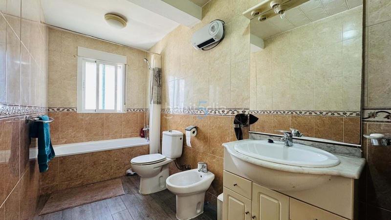 Foto 327accc1-6842-4137-b0dc-7ad9f4701127. Casa amb calefacció piscina a Zona Carrefour - Urbanizaciones Torrevieja