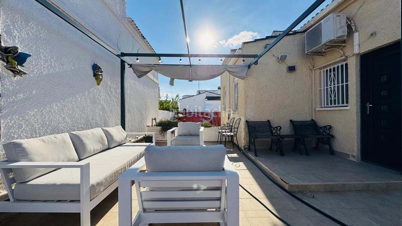 Foto 3aeed002-6dbf-413f-82f3-f13be63278fa. Casa amb calefacció piscina a Zona Carrefour - Urbanizaciones Torrevieja