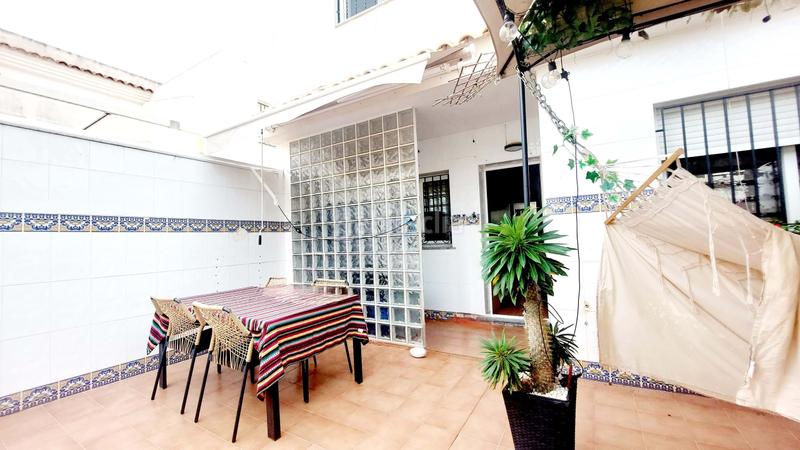 Foto 5264fe2e-ee64-46e1-a9d8-96be0cf18e96. Maison jumelée avec chauffage parking dans Centro Alcázares (Los)