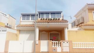 Semi detached house  Calle avellano nº