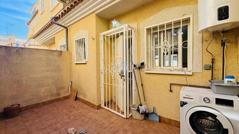 Foto 08042ba4-ad4b-480f-8c7a-6482a076fef0. Maison jumelée avec piscine dans Villamartín-Las Filipinas Orihuela