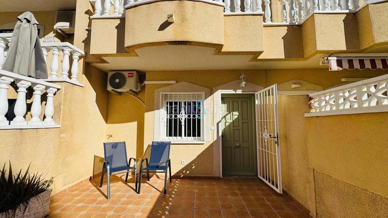 Foto 6b48b6eb-210f-4d72-a71c-8a439c4001b0. Maison jumelée avec piscine dans Villamartín-Las Filipinas Orihuela