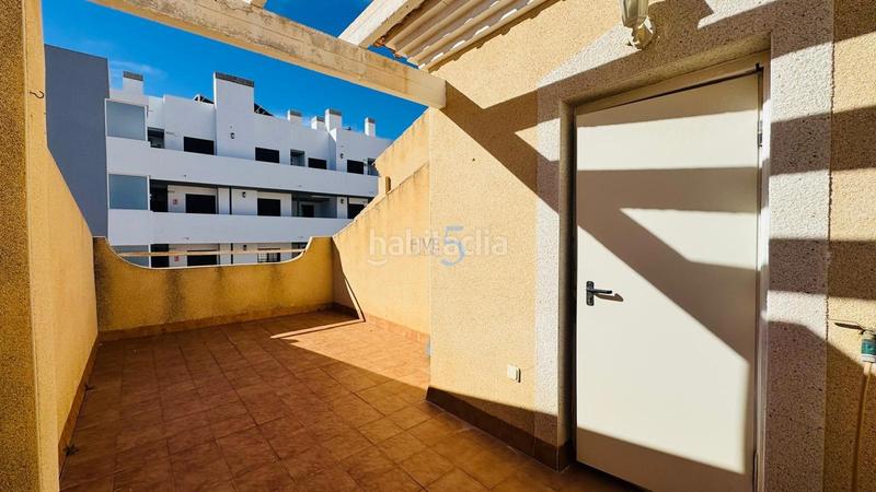 Foto e6b8e35c-388b-4f98-82dd-aa7403a1b2aa. Maison jumelée avec piscine dans Villamartín-Las Filipinas Orihuela