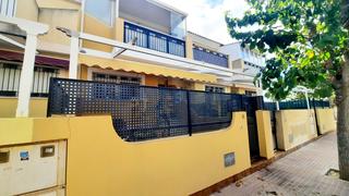 Semi detached house in Calle de la Hiedra