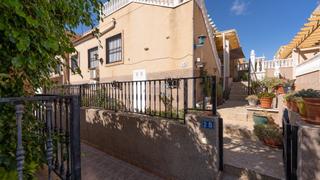 Casa adossada  Calle cadiz. Ubicado en la tranquila urbanización san vicente en el galán, es