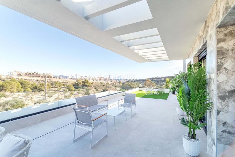 Foto 1c7c790e-2b05-4235-a56c-476f26676b48. Pis amb piscina a balcón de Finestrat-terra marina Finestrat