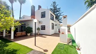 Casa  Calle farallon. 5 real estate está encantada de comercializar esta impresionante