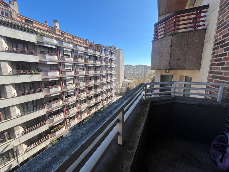 Foto 4ae9aea9-d369-459e-88a8-e655b5514a8e. Pis amb calefacció aparcament a Ensanche Vitoria - Gasteiz