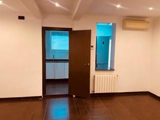 Planta baixa a Centre. Vivienda única con almacén incluido – planta baja con acceso des