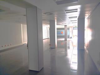 Local commercial  Carrer santa maria. Local ideal oficinas  gimnasio centro de yoga