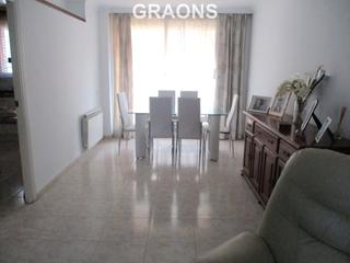 Casa aparellada  Carrer abat oliba. Casa pareada en zona centrica de premia de mar