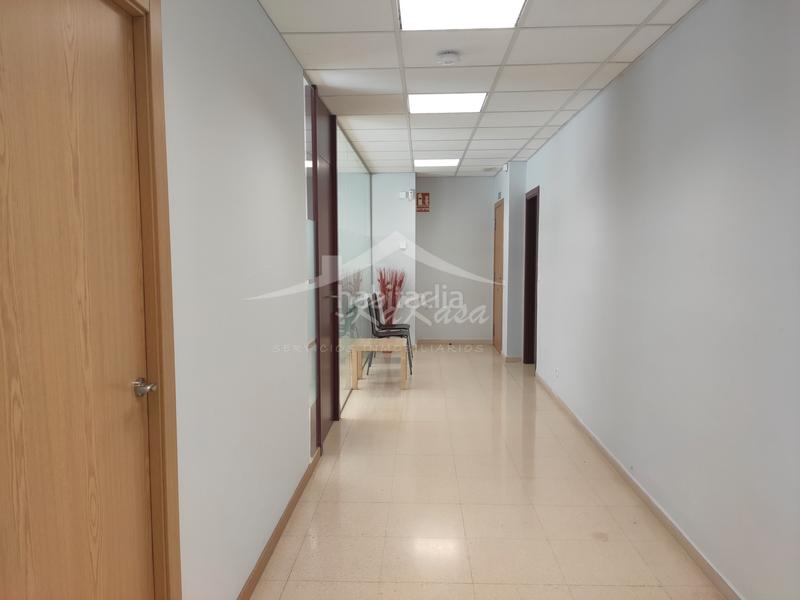 Foto 149da63d-0b43-4e66-b38a-3b2212607b44. Lloguer oficina a carrer de l'heura 2 a Vila-seca poble Vila-seca