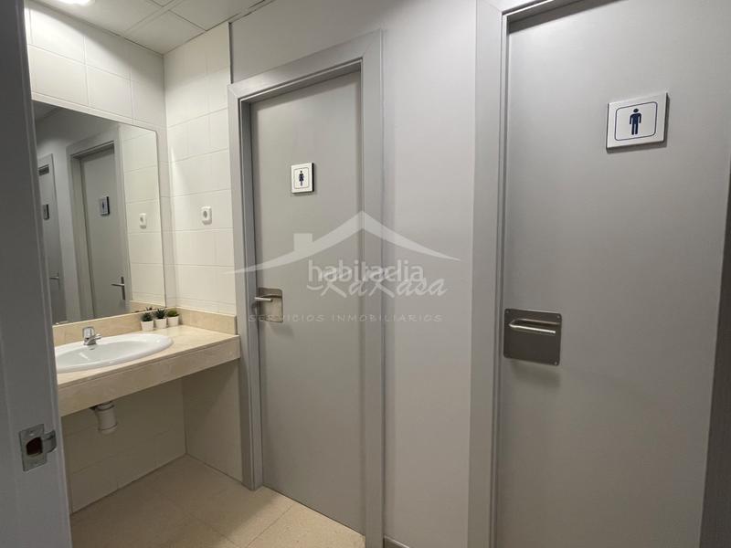 Foto 62966bc6-fe11-417d-a7e6-103c09bd1c02. Location bureau dans carrer de l'heura 2 dans Vila-seca poble Vila-seca