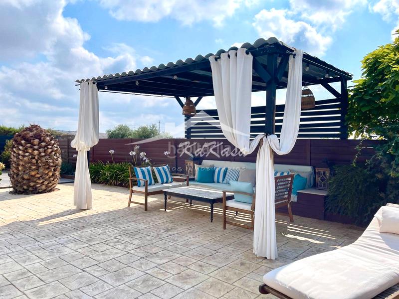 Foto 05406dec-c216-40e9-947b-ef977c257451. Chalet con camino riscaldamento parcheggio piscina in Alpicat