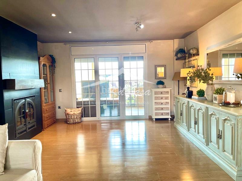 Foto 320aa7d5-fd7e-462d-9657-7026b587d8da. Chalet con camino riscaldamento parcheggio piscina in Alpicat