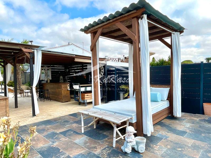 Foto 3d4d0c7c-e379-4ed4-885d-54cf39512170. Chalet con camino riscaldamento parcheggio piscina in Alpicat