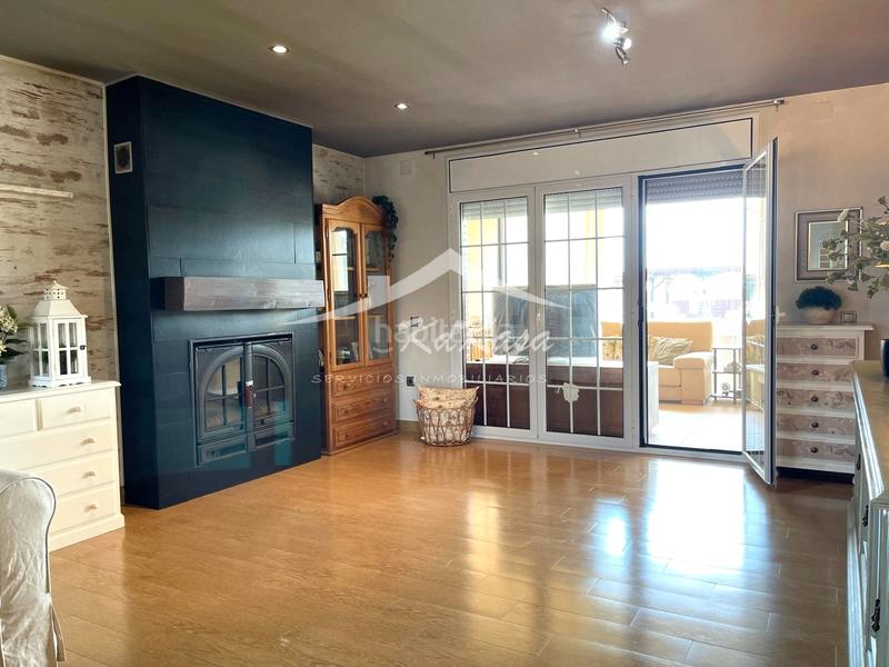 Foto 4e98c502-0695-4594-950b-80330b9cf66f. Chalet con camino riscaldamento parcheggio piscina in Alpicat