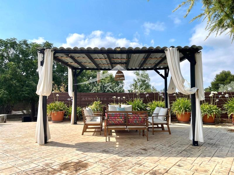 Foto 597b3e70-0267-4082-a717-cfcdcc3b89b0. Chalet con camino riscaldamento parcheggio piscina in Alpicat