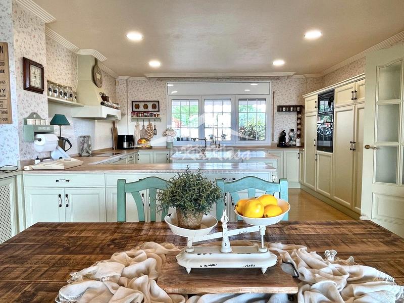 Foto 5b1628b4-37b5-413e-a370-c4e99528c1eb. Chalet con camino riscaldamento parcheggio piscina in Alpicat