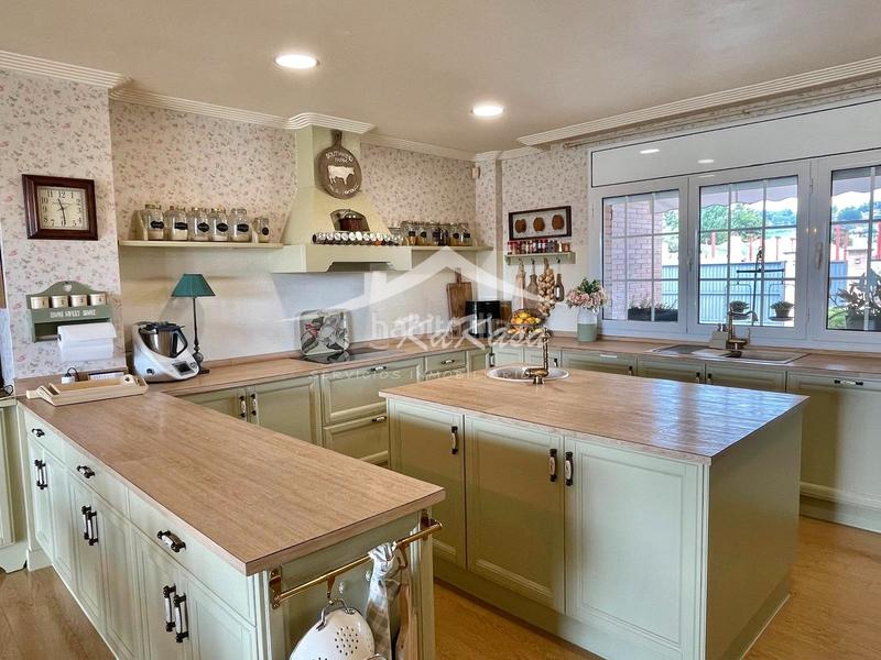 Foto 71a296ba-378c-492b-b22e-0c8c9d763e68. Chalet con camino riscaldamento parcheggio piscina in Alpicat