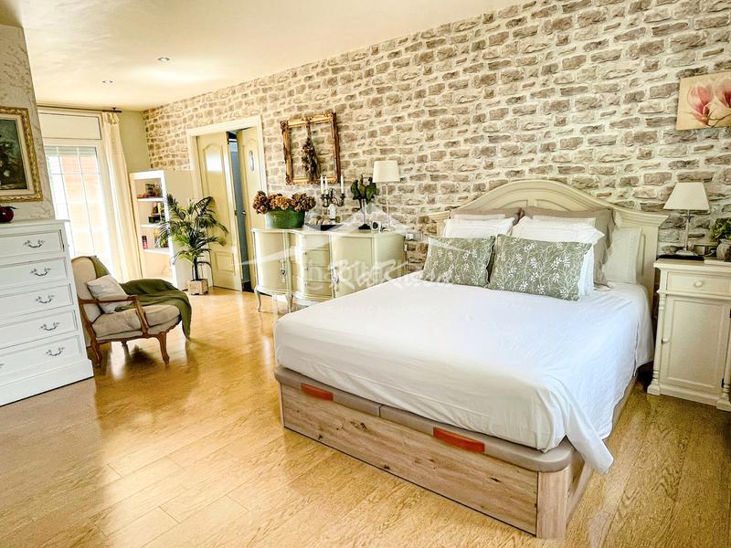 Foto 8e6e03be-1945-44b3-a9db-fdb41a78717d. Chalet con camino riscaldamento parcheggio piscina in Alpicat