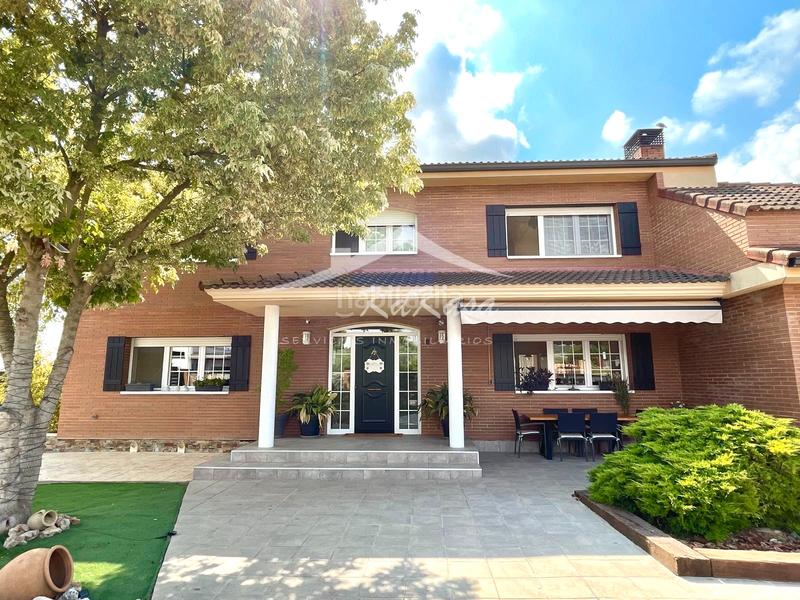 Foto a4f0b943-3290-4083-abeb-73a8d30075ef. Chalet con camino riscaldamento parcheggio piscina in Alpicat