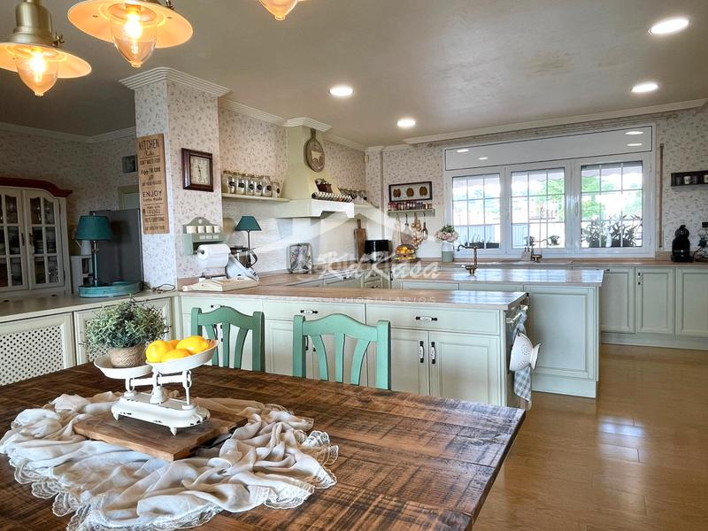 Foto af4de21e-acb1-4703-afde-6bc2f43e0963. Chalet con camino riscaldamento parcheggio piscina in Alpicat