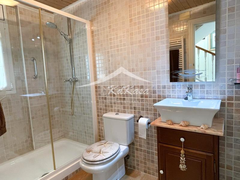 Foto c08ca316-8c9d-4224-a05c-774a078272b3. Chalet con camino riscaldamento parcheggio piscina in Alpicat