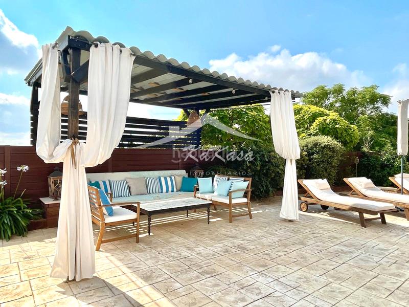 Foto ed3bf81a-cc22-4d01-b833-1a4ead308b41. Chalet con camino riscaldamento parcheggio piscina in Alpicat