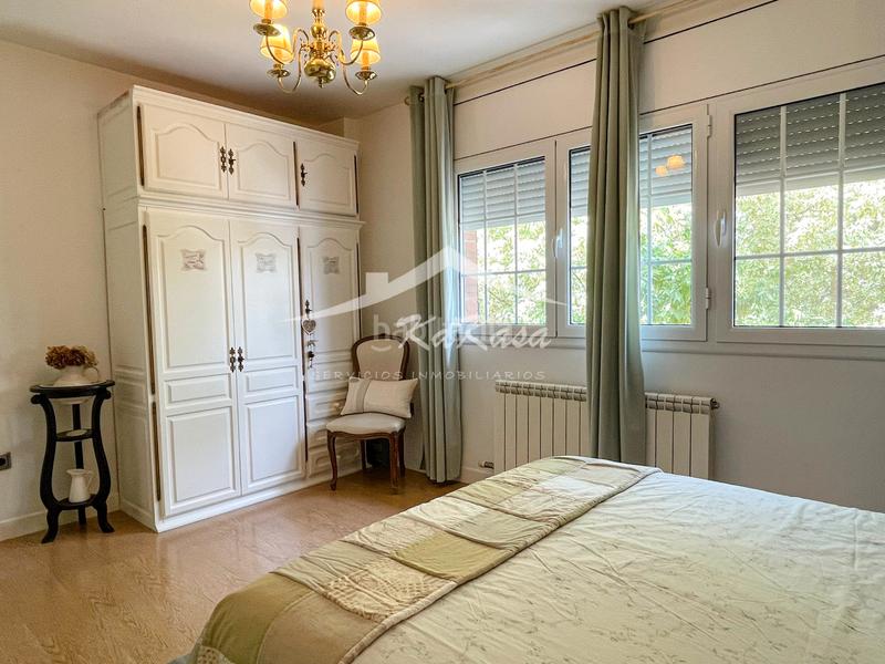 Foto f2c3fdc5-7662-4650-87b8-91804114d6dd. Chalet con camino riscaldamento parcheggio piscina in Alpicat