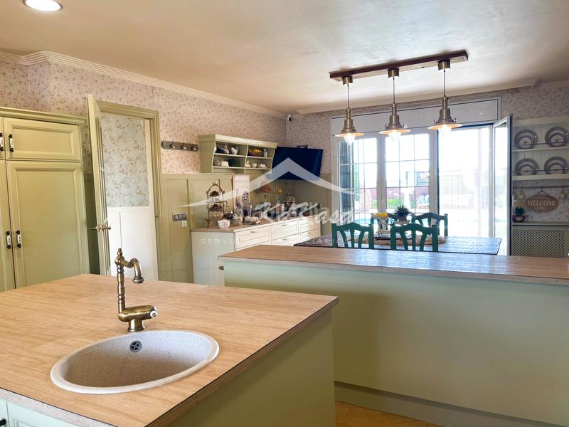 Foto f9b6f5a0-b95a-4b20-867c-caa3031e607b. Chalet con camino riscaldamento parcheggio piscina in Alpicat