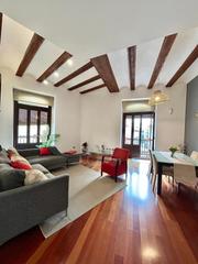 Lloguer Pis a Plaza poeta llorente 1. Amplio y luminoso piso reformado en el corazón de valencia