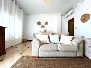 Lloguer Planta baixa  Avenida marina. Veranear frente al mar con piscina privada