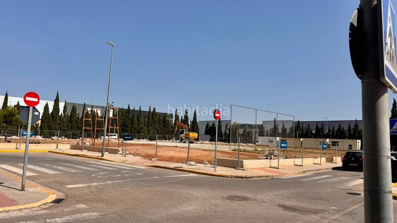 Foto 47b403e2-4358-4463-b0c4-4ba38e800e60. Locale commerciale in calle de sor isabel de villena 3 in Pobla de Farnals (la)