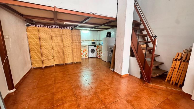Foto f64c10e3-0aa2-4735-965a-3b66924d59d5. Locale commerciale in calle de sor isabel de villena 3 in Pobla de Farnals (la)