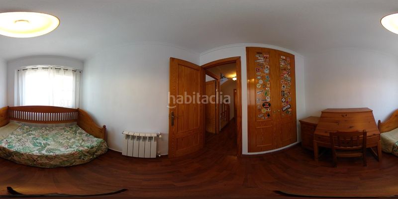 Foto 16fd4baf-6934-4490-aa01-e37c792bbf18. Casa aparellada amb calefacció a playa puerto de Sagunto Sagunt