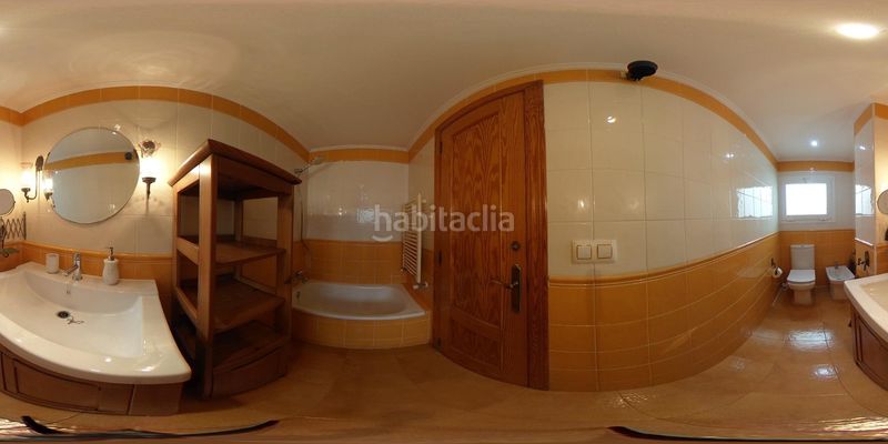 Foto 36df84be-3666-485c-9b28-e71dfcb0ea1b. Casa aparellada amb calefacció a playa puerto de Sagunto Sagunt
