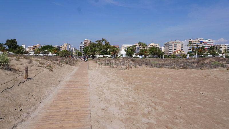 Foto 3d7cc922-1ce9-4fad-a0b4-adaf192f0e47. Casa aparellada amb calefacció a playa puerto de Sagunto Sagunt