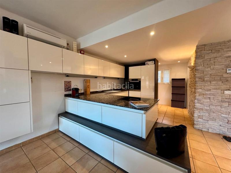 Foto a3ee8944-e07c-41cd-b4cb-3e2e71328ae1. Semi detached house with fireplace heating parking pool in Andratx