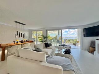 Chalet à Peguera. Villa - elegancia con vistas al mar y arquitectura atemporal