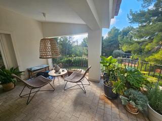 Xalet  Carrer de la bella vista. Villa moderna con vistas a la zona verde