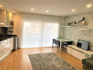 Piccolo appartamento in Centre-Platja. Apartamento en venta en centre, 2 dormitorios.