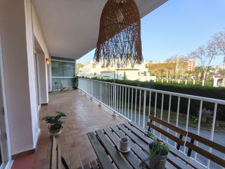 Apartamento en Fenals. Apartamento en venta en centre, 2 dormitorios.