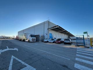 Miete Fabrikhalle  N-330 km. 4. Nave industrial con muelles en mercalicante