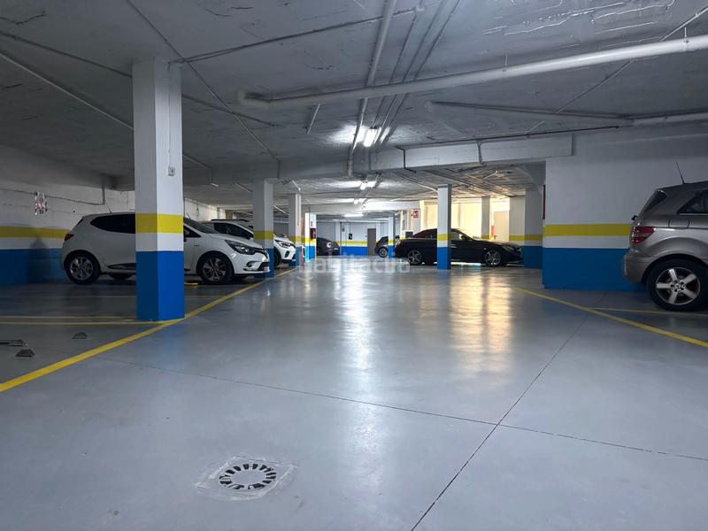 Foto 23c8e647-d28f-42f2-ab74-a7c357ab7b6d. Etagenwohnung mit parking pool in Nueva Andalucía centro Marbella